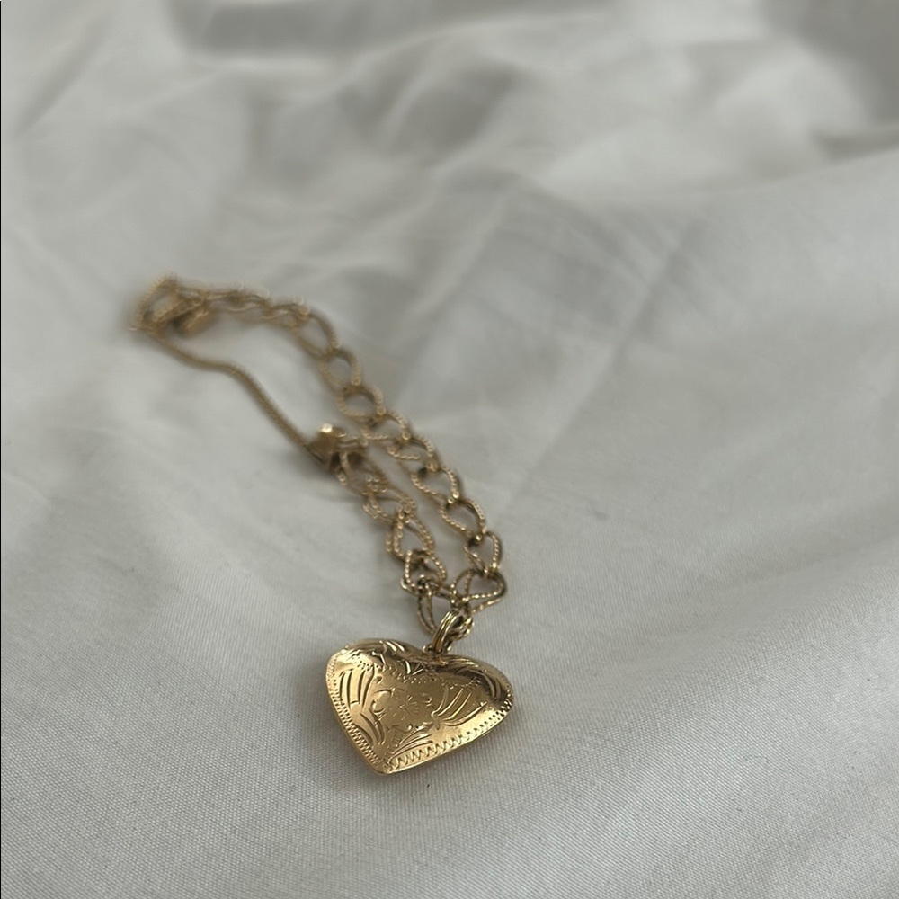 Gold Heart Pendant Necklace